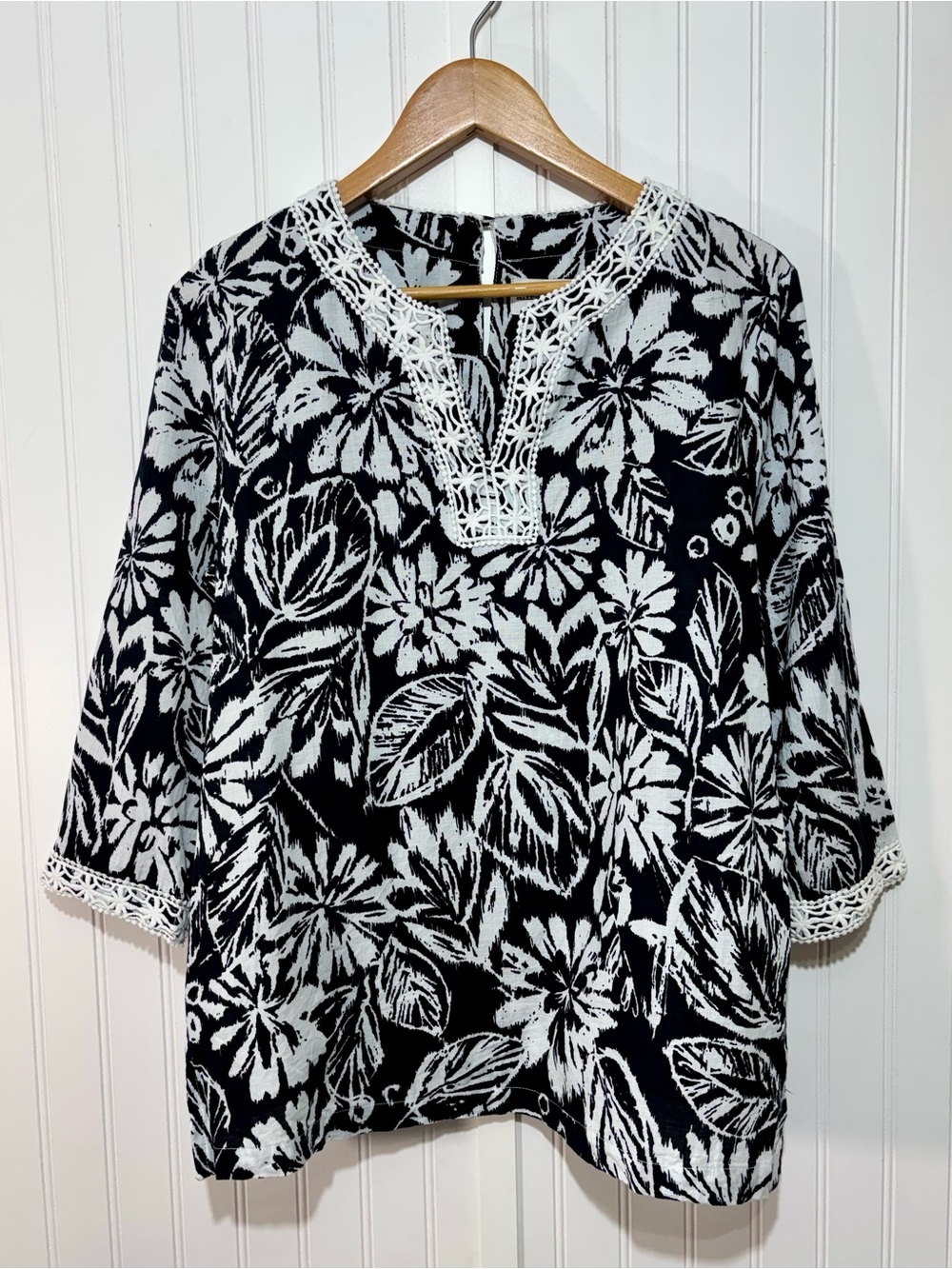 Alfred Dunner Tropical Floral Crochet Trim Cotton Blouse Top 12 Resortwear